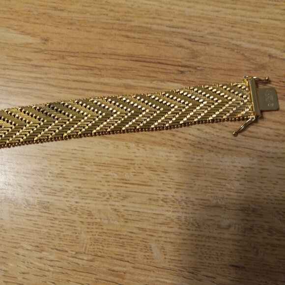 VINTAGE Mark 18K 0.750 Gold or Gold Plated Mesh Heavy Not Magnetic Bracelet - Picture 1 of 7